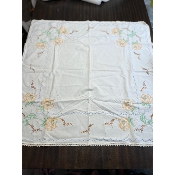 Vintage Hand-Embroidered Floral Tablecloth With Scalloped Edge & Lace Trim - Picture 1 of 5